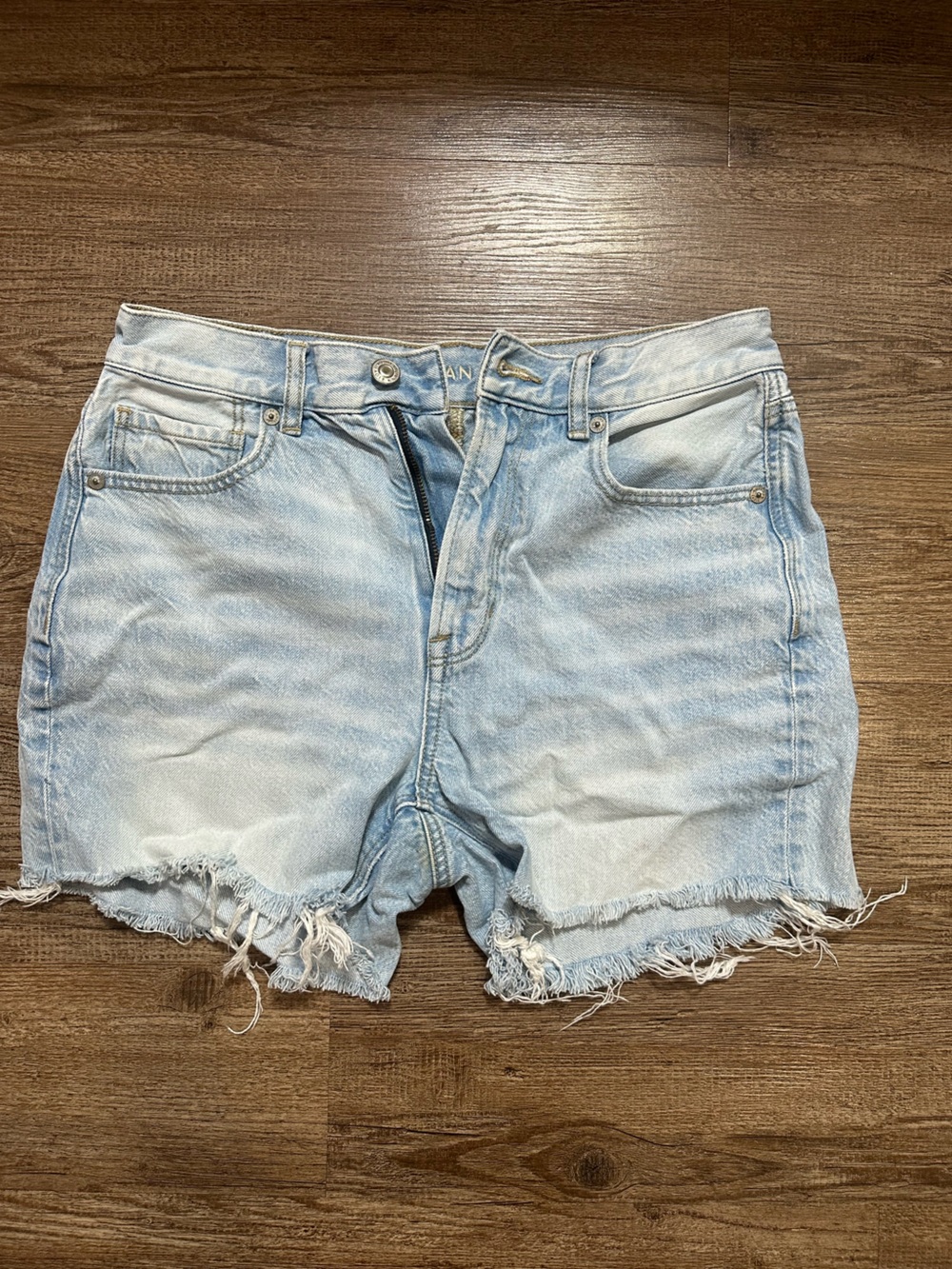 Cutoff shorts